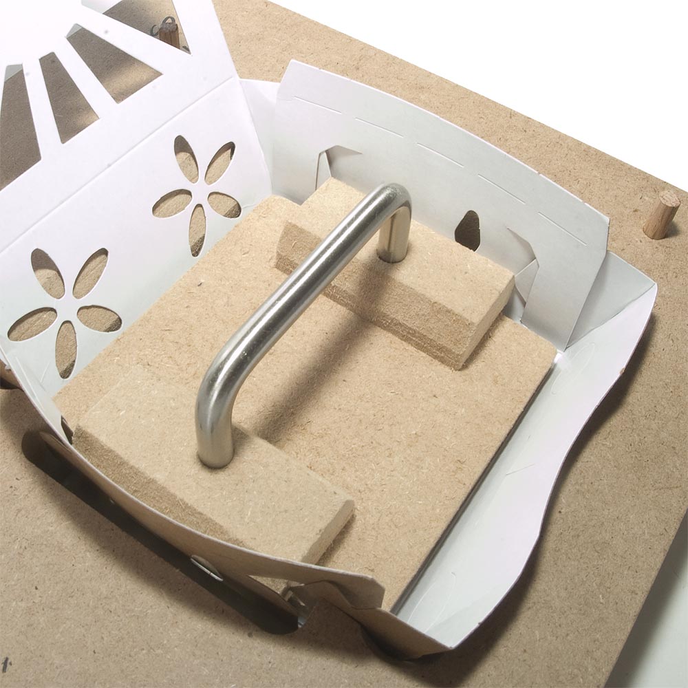 Table Top Folding Fixtures for Sustainable Produce Containers